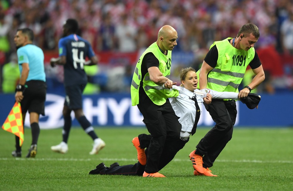 Grupo Pussy Riot Protesta Na Final Da Copa Do Mundo