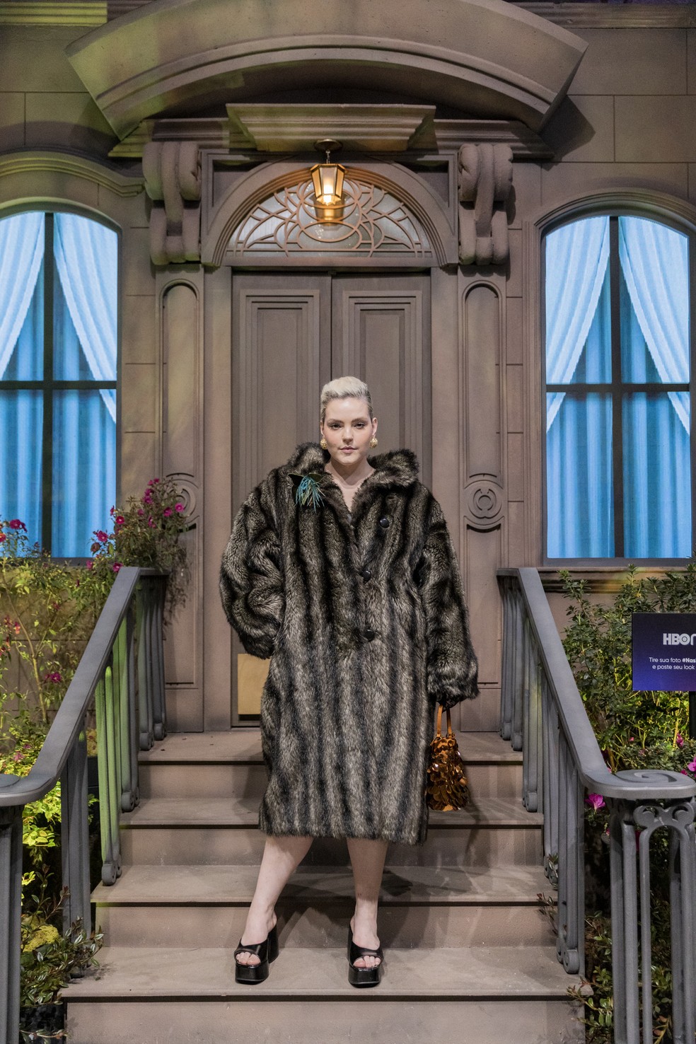 Looks icônicos de Carrie Bradshaw em Sex And The City são recriados pela HBO Max no SPFW N