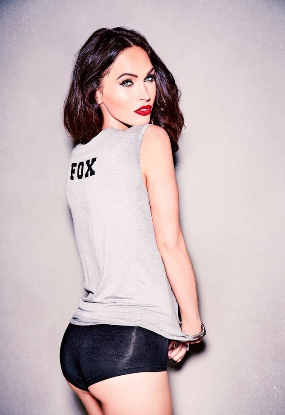Megan Fox Exibe Curvas Derrapantes Em Ensaio De Lingerie Celebridades