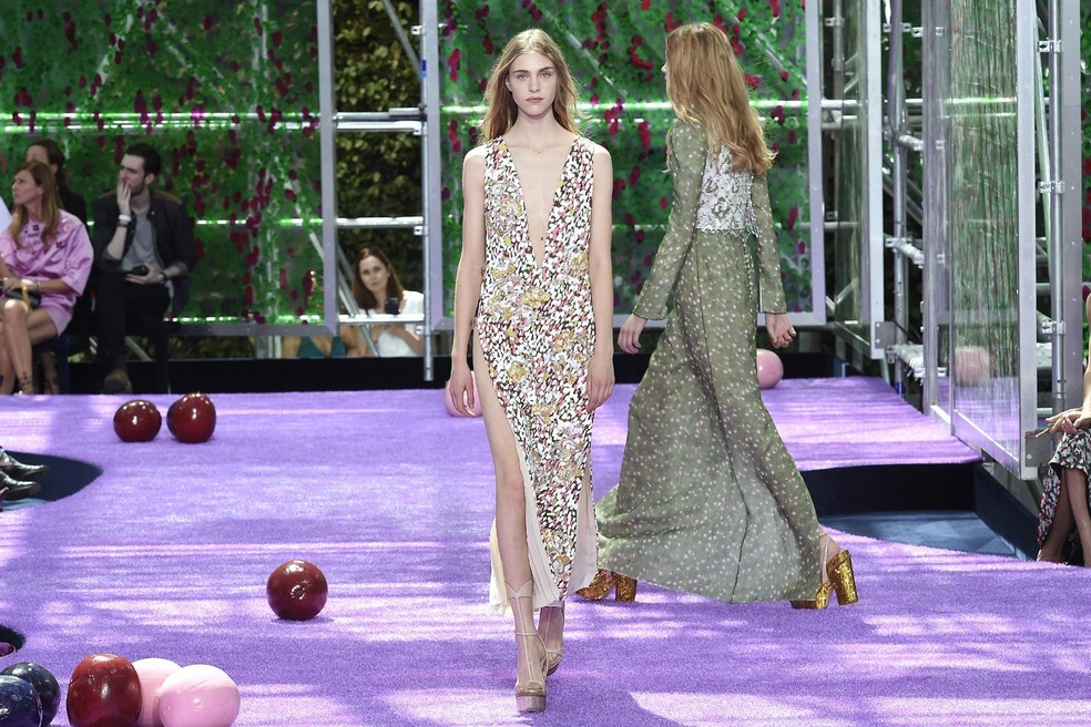 Sexy Ou Vulgar Side Butt O Novo Side Boob