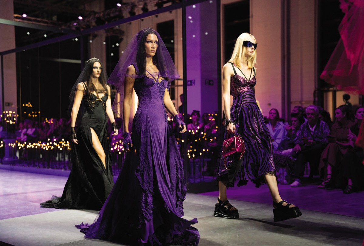 Do Quarto Para A Rua Lingerie Aparente Tend Ncia Na Moda