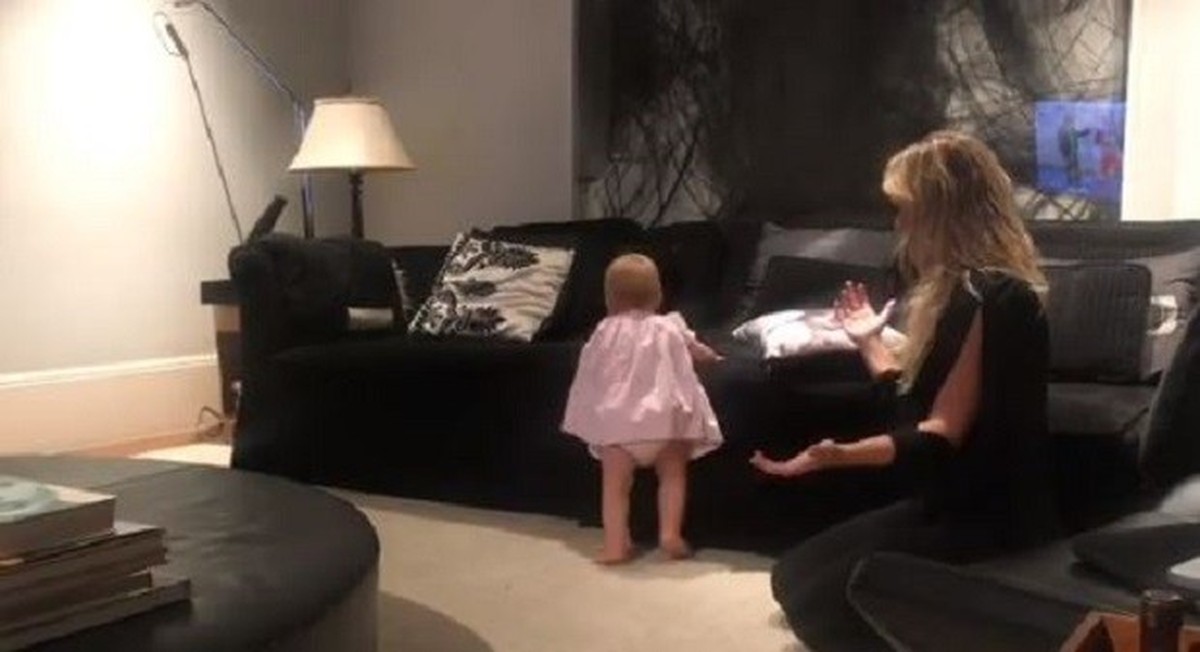 Filha de Eliana dá primeiros passos sozinha e apresentadora comemora