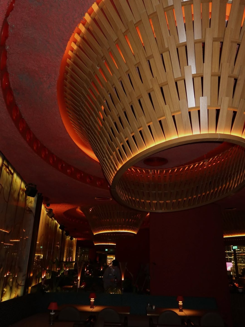 Jade Magalhães abre álbum de fotos em Dubai ao lado de Luan Santana — Foto: Reprodução/Instagram