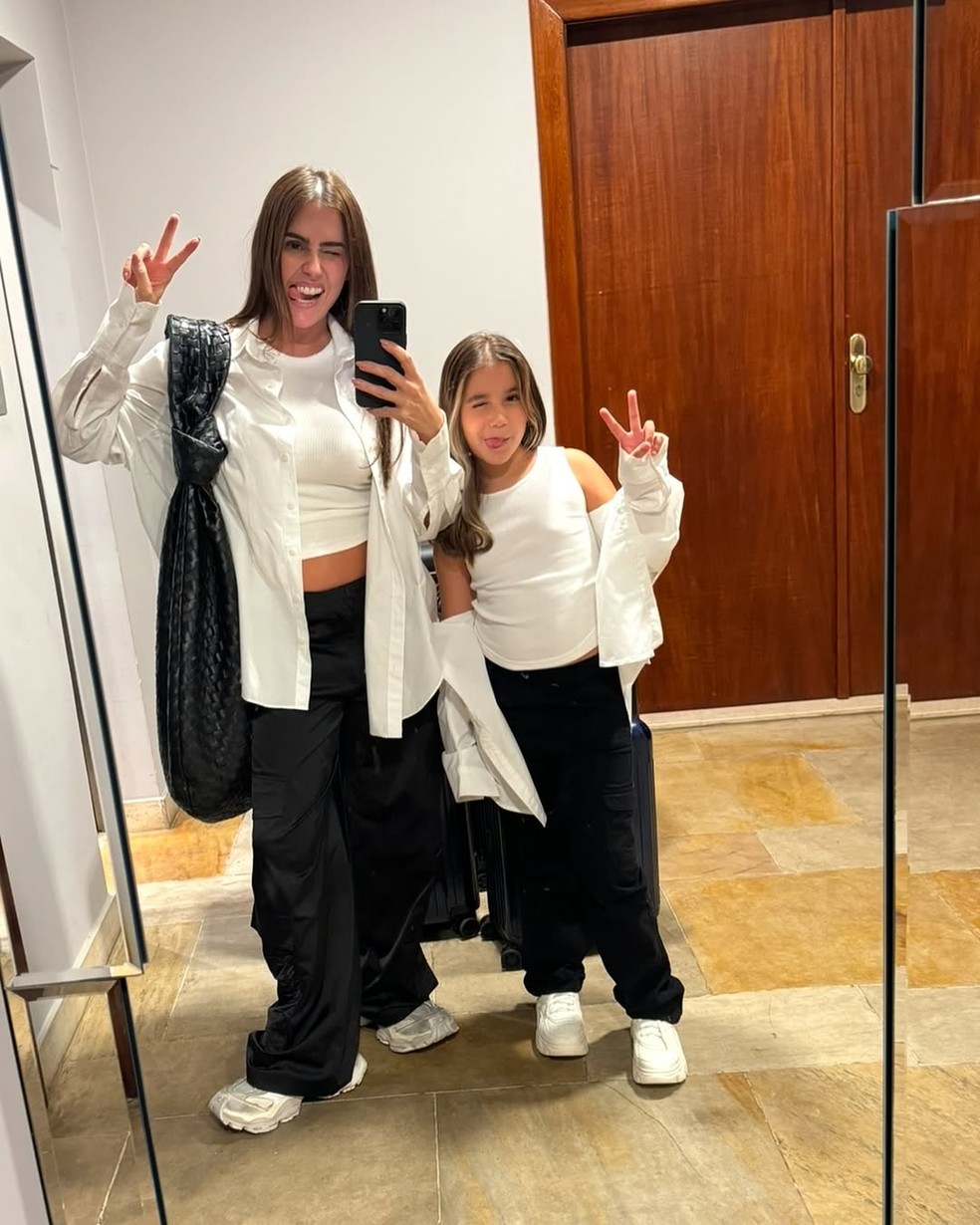 Deborah Secco e Maria Flor — Foto: Reprodução/Instagram