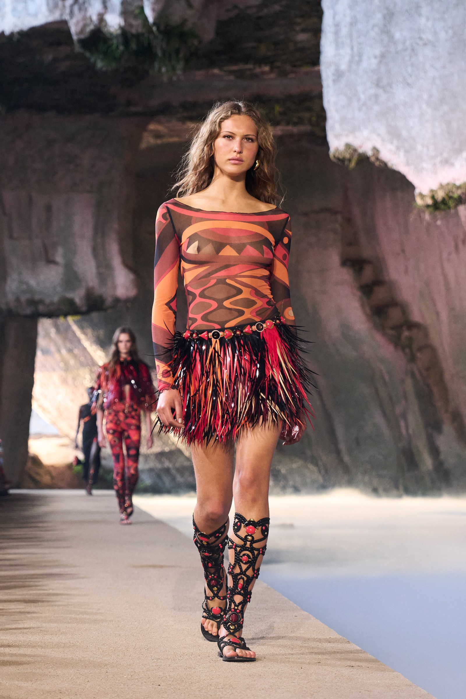 Pucci arma desfile com a Sicília como plano de fundo