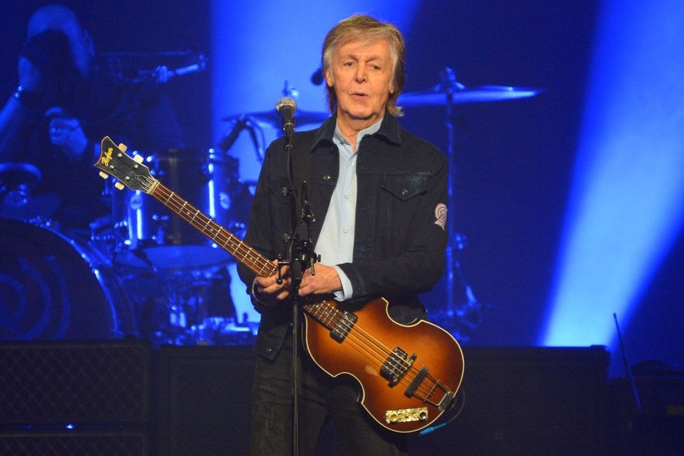 LONDON, ENGLAND - DECEMBER 16:  Sir Paul McCartney performs live on stage at the O2 Arena during his 'Freshen Up' tour, on December 16, 2018 in London, England. (Photo by Jim Dyson/Getty Images) (Foto: Getty Images) — Foto: Vogue