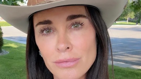 Kyle Richards celebra 4 anos sem álcool e revela mudança inesperada em sua vida: "Estou feliz e orgulhosa" Kyle Richards celebra 4 anos sem álcool e revela mudança inesperada em sua vida: "Estou feliz e orgulhosa"