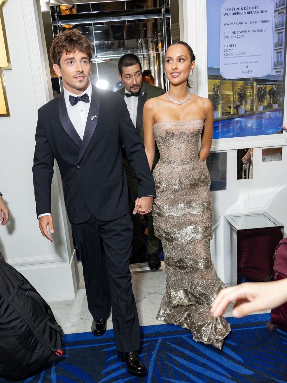 Charles Leclerc marca presença no red carpet do festival de Cannes ao lado da mulher, Alexandra Saint Mleux — Foto: Getty Images