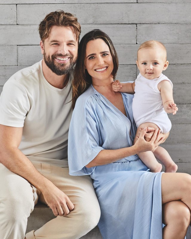 Fernanda Vasconcellos exibe ensaio encantador com Cássio Reis e Romeo