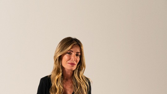 Simone Coste: conheça a designer brasileira que transita entre a joalheria e o mobiliário