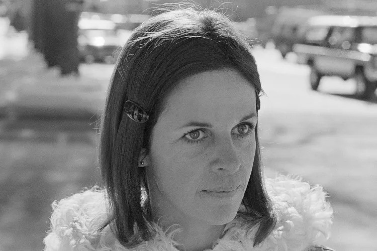 Morre Claudine Longet, atriz e cantora envolvida em caso polêmico que terminou na morte do marido atleta olímpico
