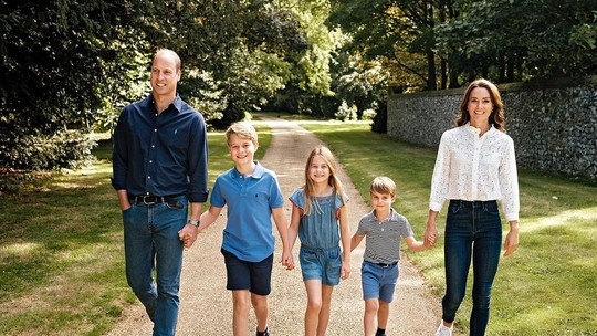 Kate Middleton elege seu tênis favorito para cartão de Natal 2022