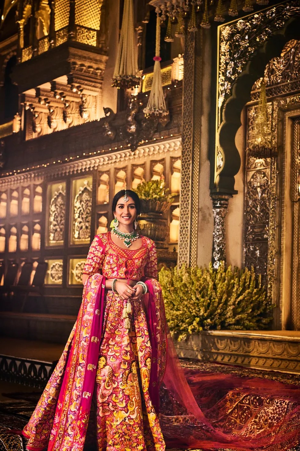 "Burman pintou intrincadamente um mundo inteiro dentro do meu ghagra com Lakshmi e Vishnu no centro" — Foto: Signe Vilstrup