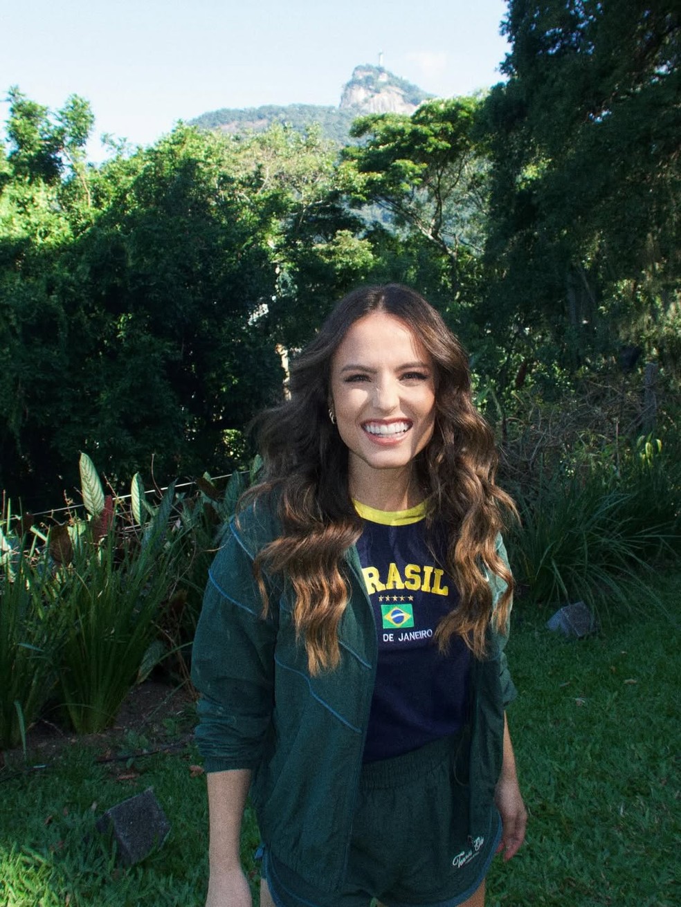 Larissa Manoela elege look "Brasil Core" e entra no clima da Copa do Mundo — Foto: Reprodução/Instagram