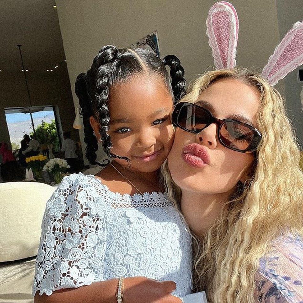 Khloé Kardashian e a filha True — Foto: Reprodução/Instagram