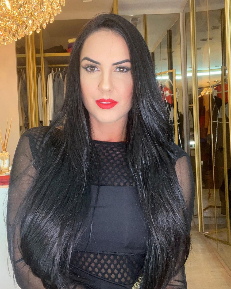 Graciele Lacerda aposta em look all black para show de Zezé