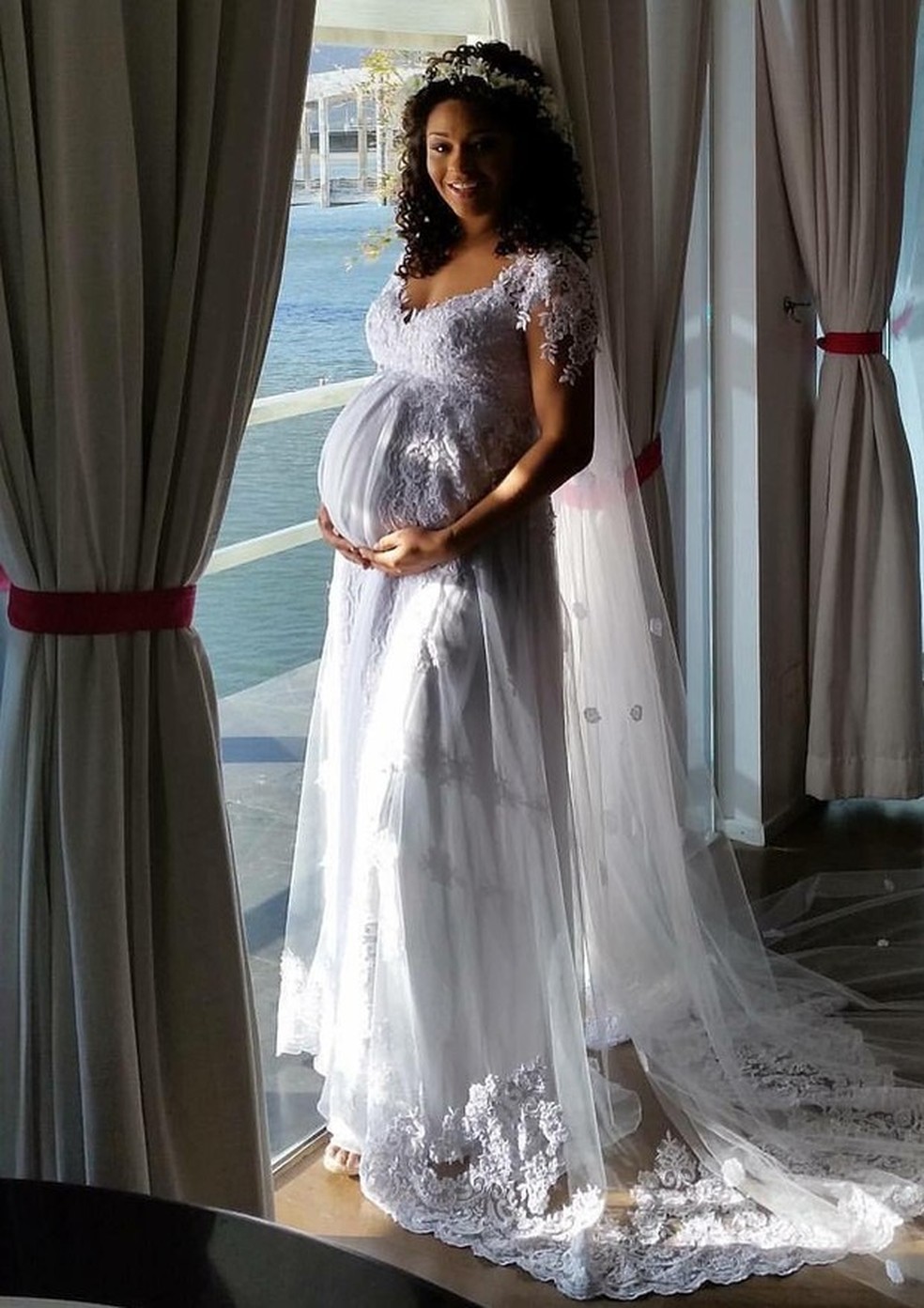 Vestido de noiva de Juliana Alves (Foto: Reprodução/ Instagram) — Foto: Vogue