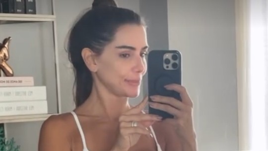 Deborah Secco revela que faz treinos em casa: "Não curto academia"