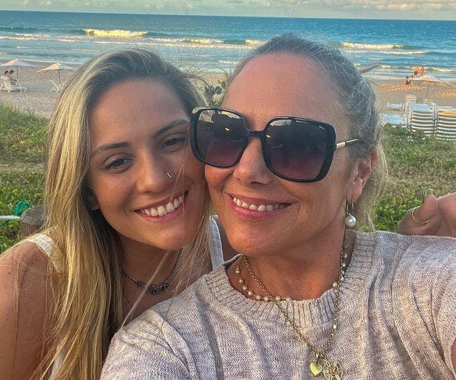 Luisa Périssé e Heloísa Périssé impressionam com semelhança ao posarem ...