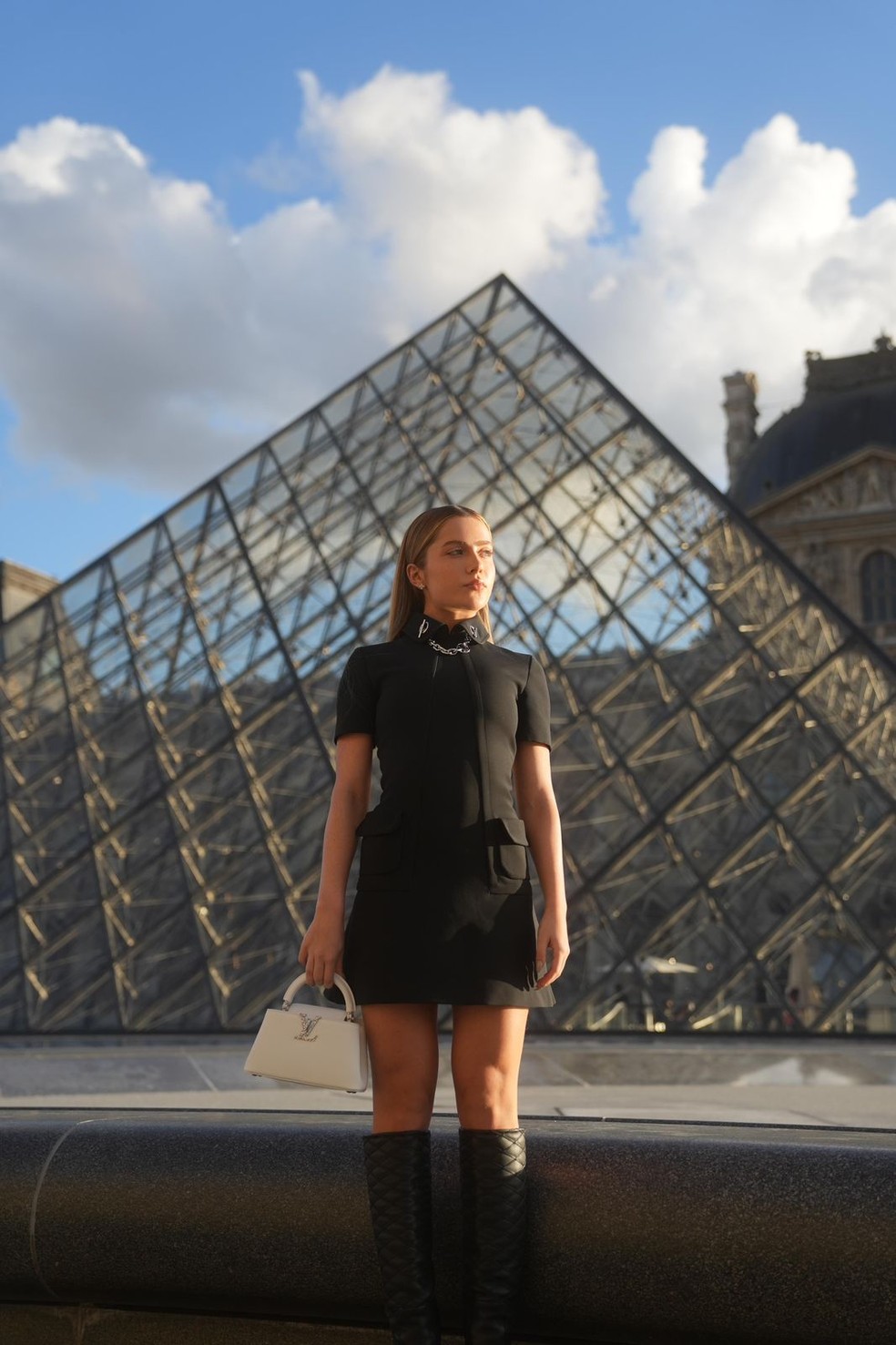 Jade Picon prestigia o último dia da Semana da Moda de Paris