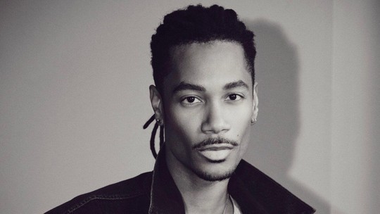 Harold James, makeup artist da L'Oréal Paris, fala sobre beleza, identidade e liberdade no Iguatemi Talks Wellness Harold James, makeup artist da L'Oréal Paris, fala sobre beleza, identidade e liberdade no Iguatemi Talks Wellness
