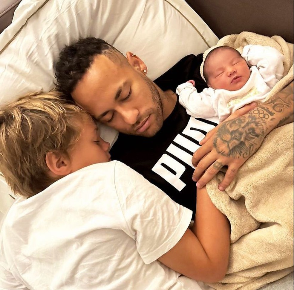 Neymar Jr. publica momento encantador com os filhos Celebridades Vogue
