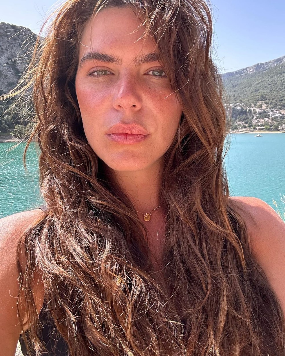 Mariana Goldfarb exibe registros sem filtro