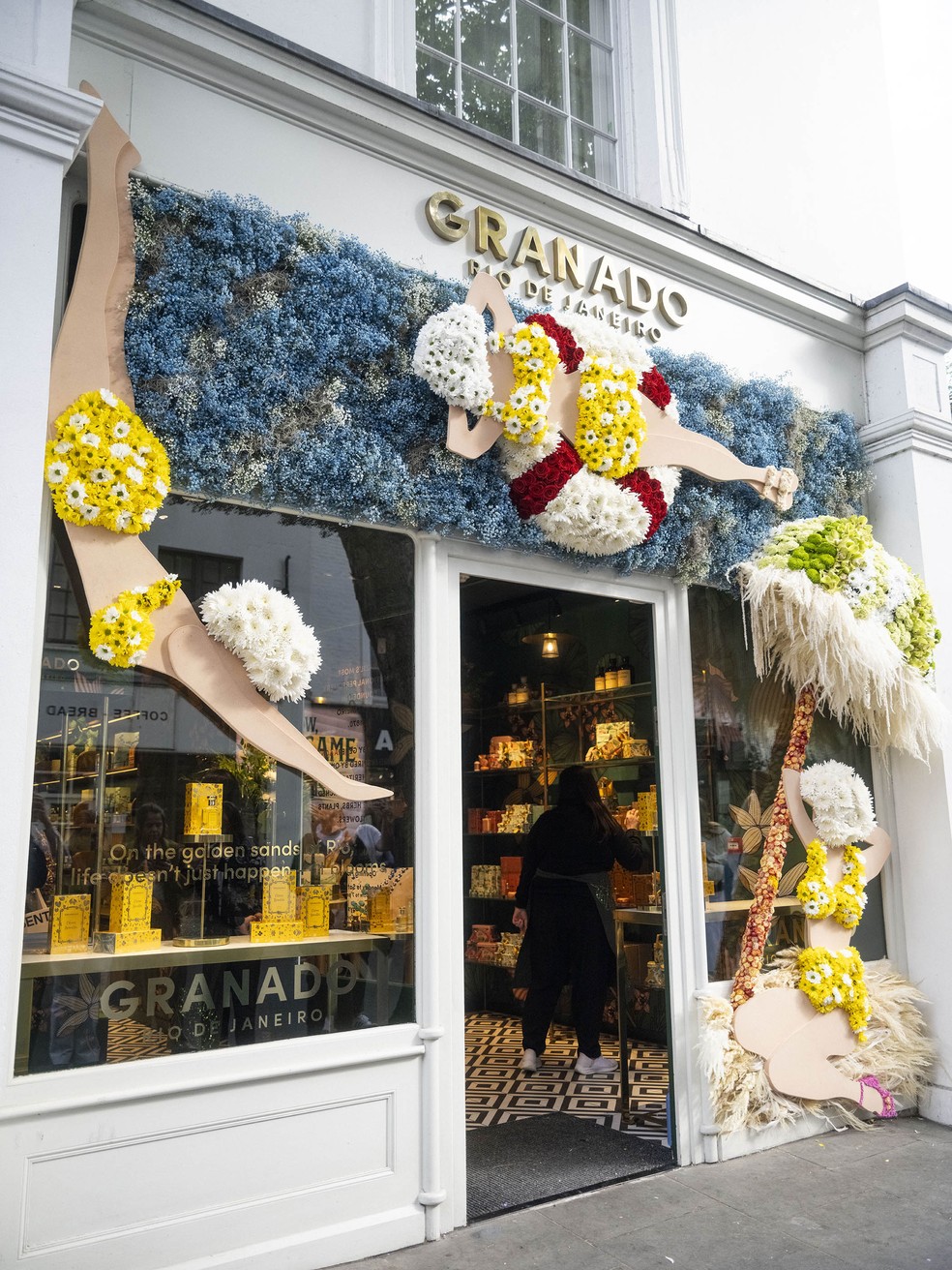 Granado leva bossa brasileira a Londres no Chelsea In Bloom, festival de flores da capital britânica — Foto: Divulgação