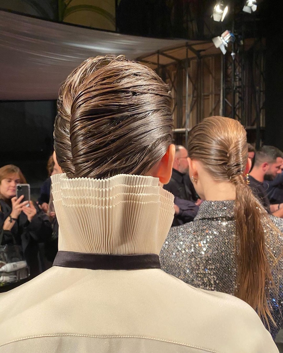 5 dicas de beleza para as festas de fim de ano saídas da passarela de Métiers d'art da Chanel (Foto: Instagram Sam McKnight/ Reprodução) — Foto: Vogue