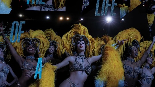 Taylor Swift divulga fotos inéditas do novo álbum "The Life of a Showgirl"