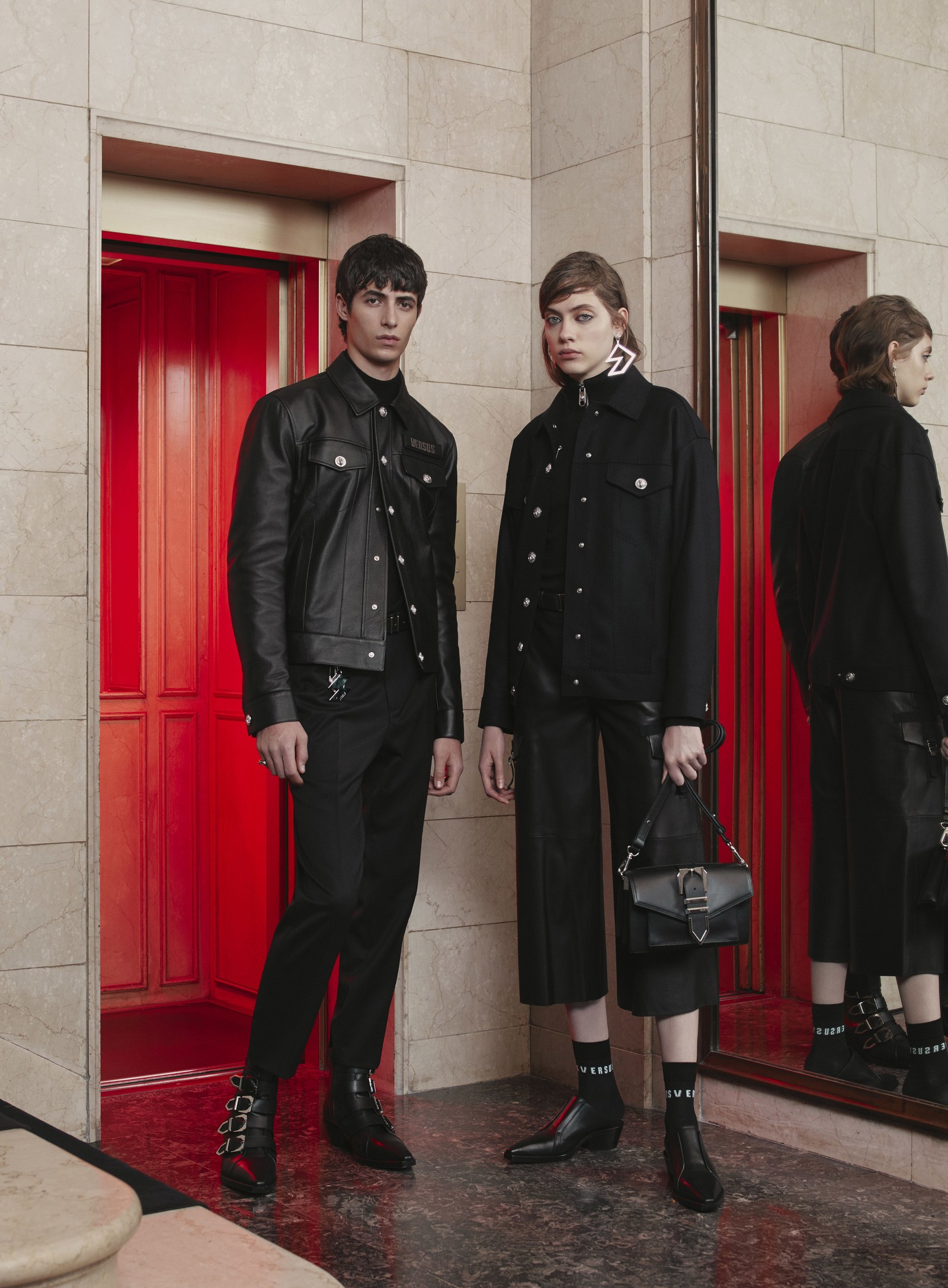 Versus Versace traz coleção 'pé no chão' para pre-fall