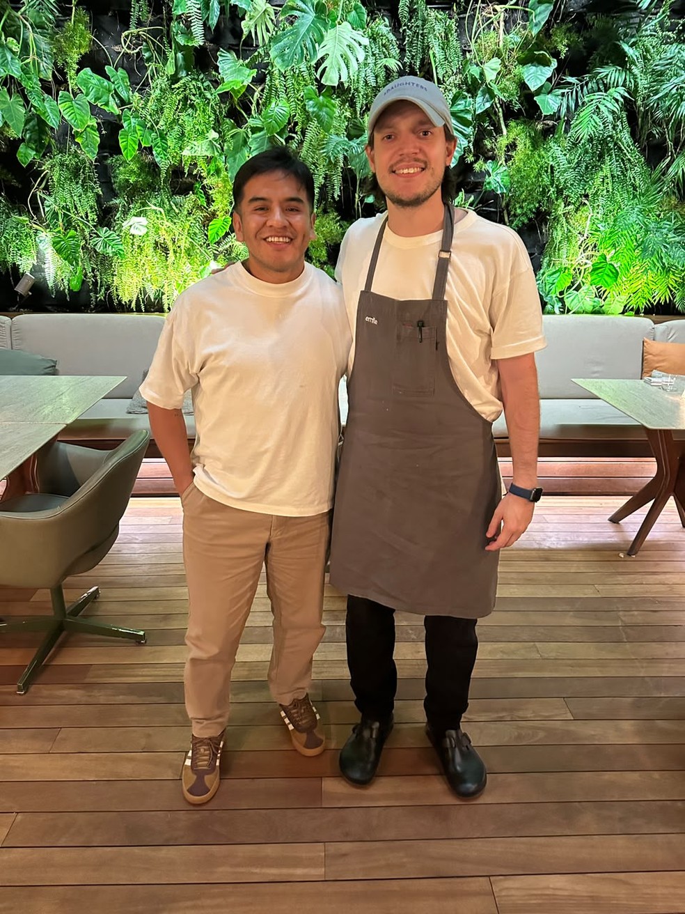 Pablo Inca recebe o argentino Bernabé Simón Padrós — Foto: Divulgação