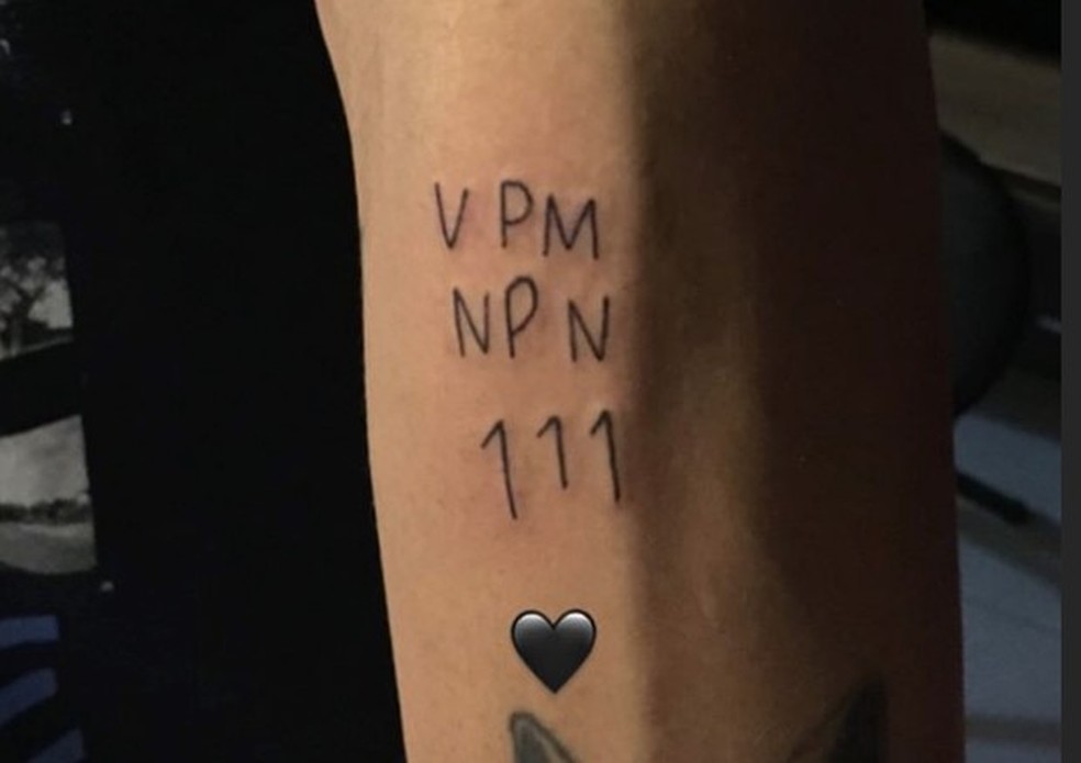 Pabllo Vittar mostra nova tatuagem (Foto: Reprodução/Instagram) — Foto: Vogue