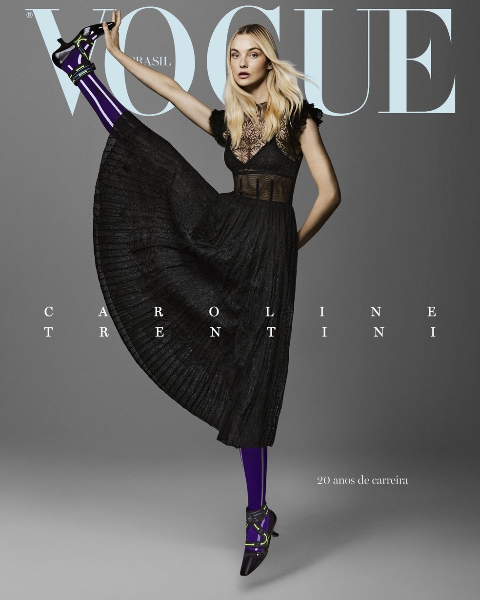 Caroline Trentini na capa de outubro da Vogue Brasil  — Foto: Mariana Maltoni