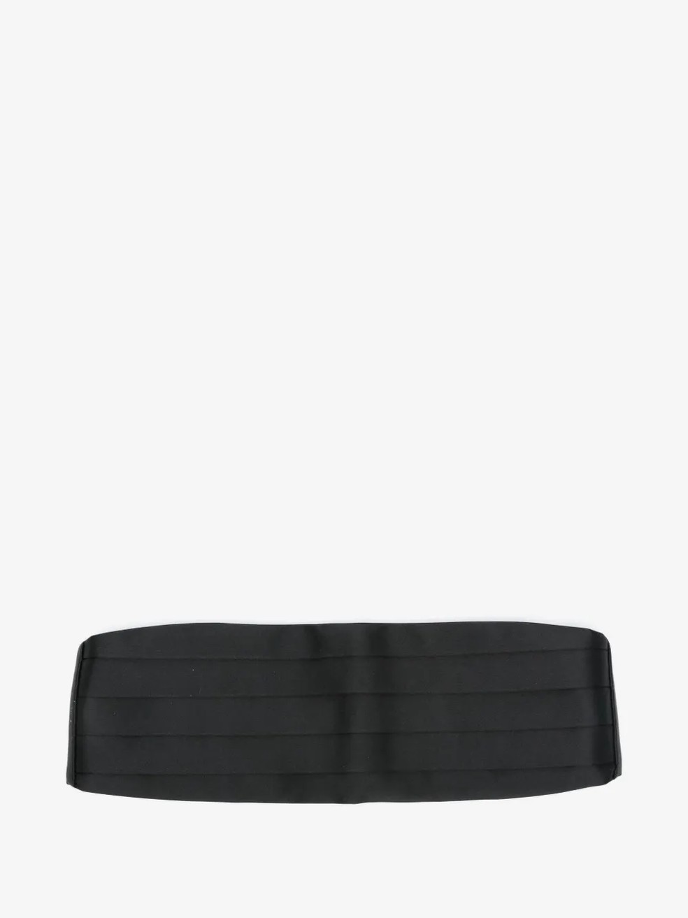 Faixa de smoking em cetim, Junya Watanabe - Preço sugerido: R$ 2.860 — Foto: Reprodução