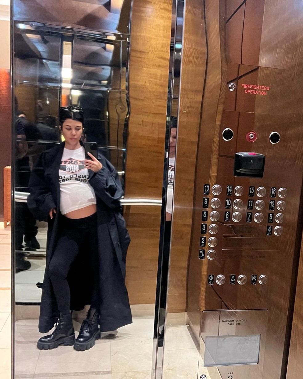 Kourtney Kardashian faz post — Foto: Reprodução/Instagram