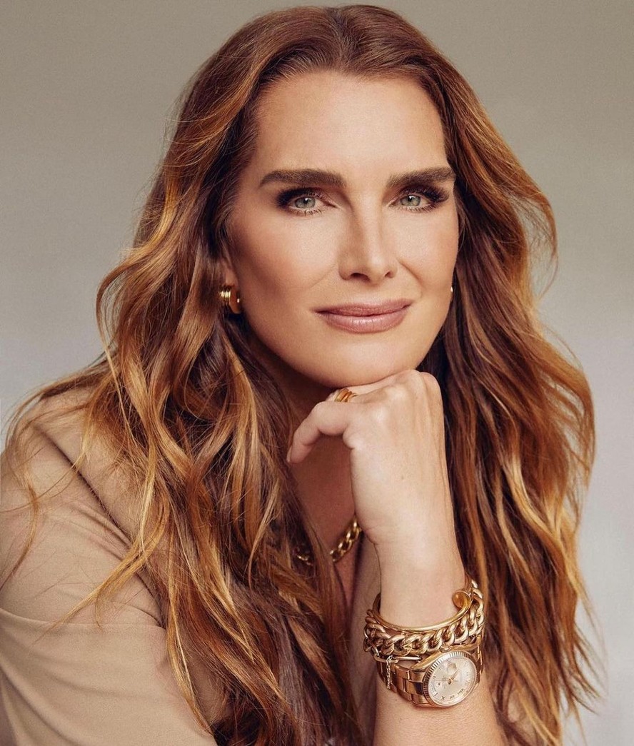 brookeshields De sexualização infantil, depressão pós-parto ao empoderamento 50+, Brooke  Shields não tem medo de tocar nas feridas