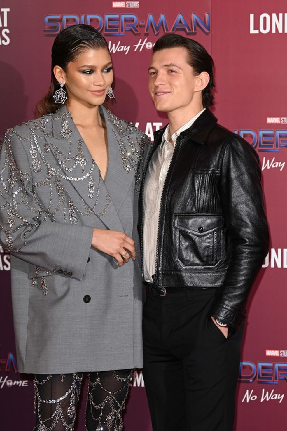 LONDON, ENGLAND - DECEMBER 05: Zendaya and Tom Holland attend a photocall for "Spiderman: No Way Home" at The Old Sessions House on December 05, 2021 in London, England. (Photo by Karwai Tang/WireImage) (Foto: WireImage) — Foto: Vogue