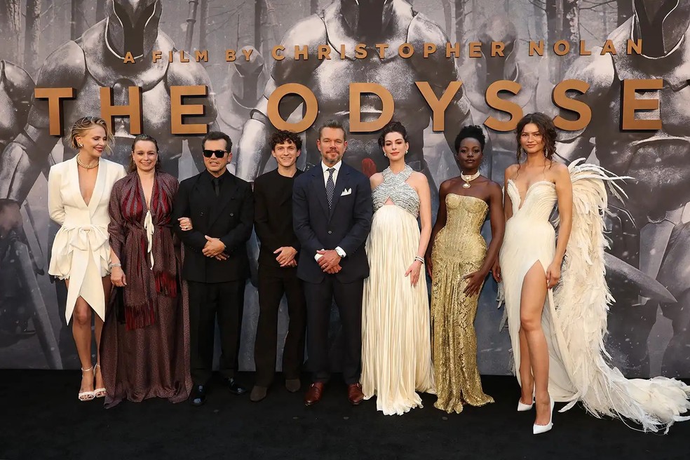 Charlize Theron, Samantha Morton, John Leguizamo, Tom Holland, Matt Damon, Anne Hathaway, Lupita Nyong'o e Zendaya na estreia de "A Odisseia" em Nova York — Foto: GettyImages