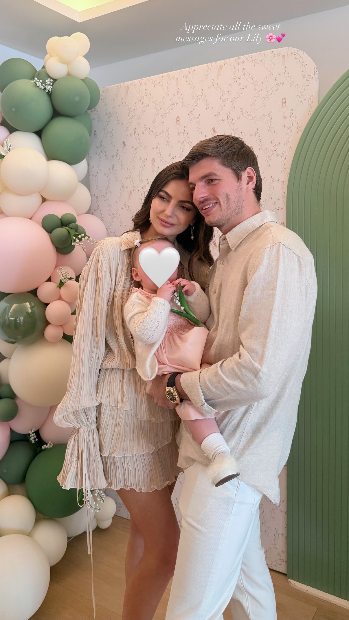 Kelly Piquet e Max Verstappen celebram 1º ano da filha Lily com festa intimista