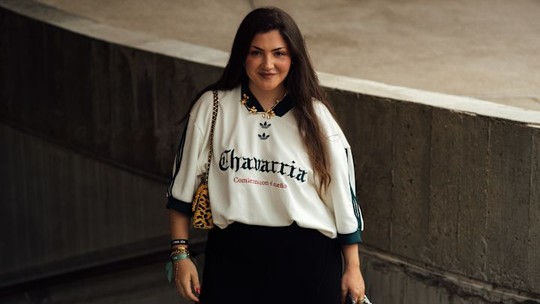 Adeus, baby tee! As camisetas largas estão de volta; confira os modelos que vão dominar o inverno 2026 Adeus, baby tee! As camisetas largas estão de volta; confira os modelos que vão dominar o inverno 2026