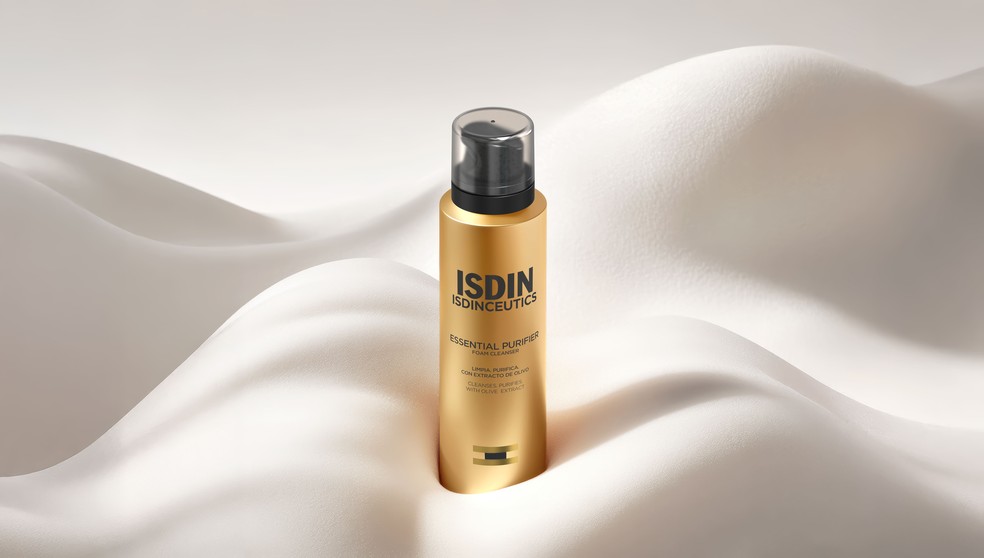 Espuma de limpeza facial Isdincetics Essential Purifier, ISDIN — Foto: Divulgação