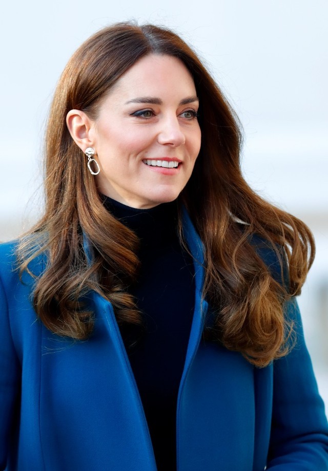 Kate Middleton apareceu com os cabelos mais escuros no inverno (Foto: Getty Images) — Foto: Vogue