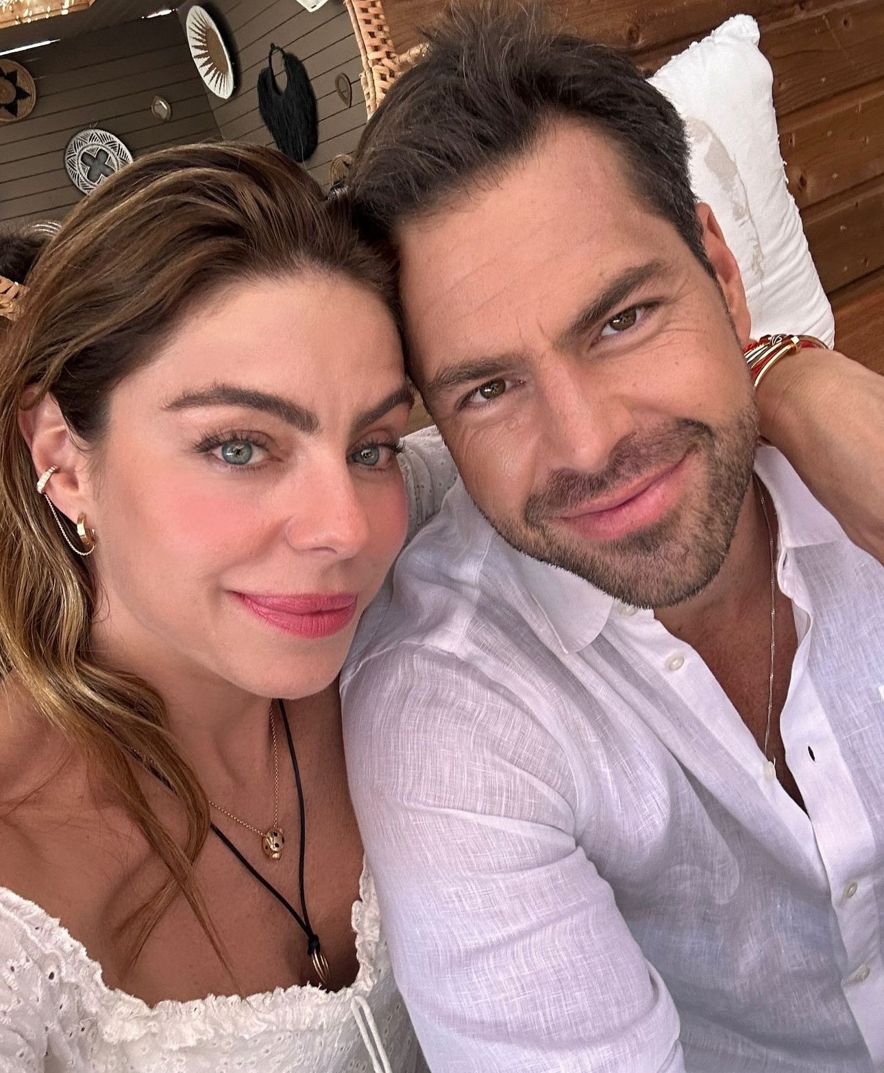 Daniella Cicarelli abre álbum de férias em Saint Tropez