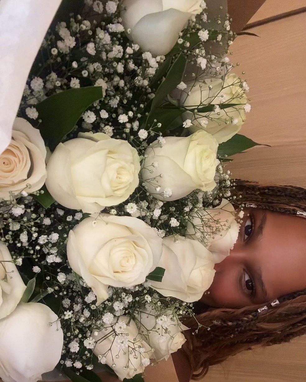 Rebeca Andrade abre álbum de fotos dos primeiros dias do mês — Foto: Reprodução/Instagram