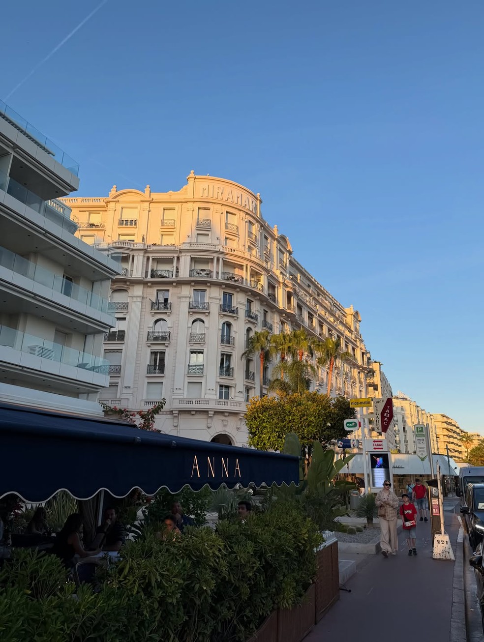 Jennifer Lopez esbanja luxo em cliques na Riviera Francesa — Foto: Reprodução/Instagram