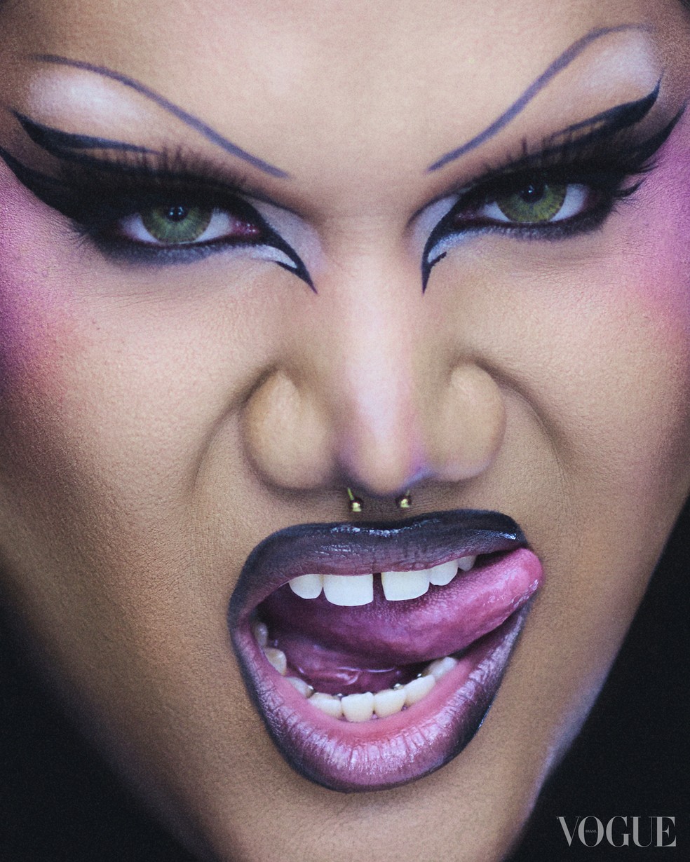 Editorial de beleza homenageia arte drag — Foto: Fernando Tomaz