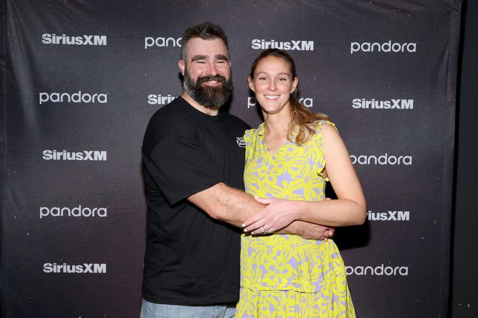 Jason e Kylie Kelce — Foto: GettyImages