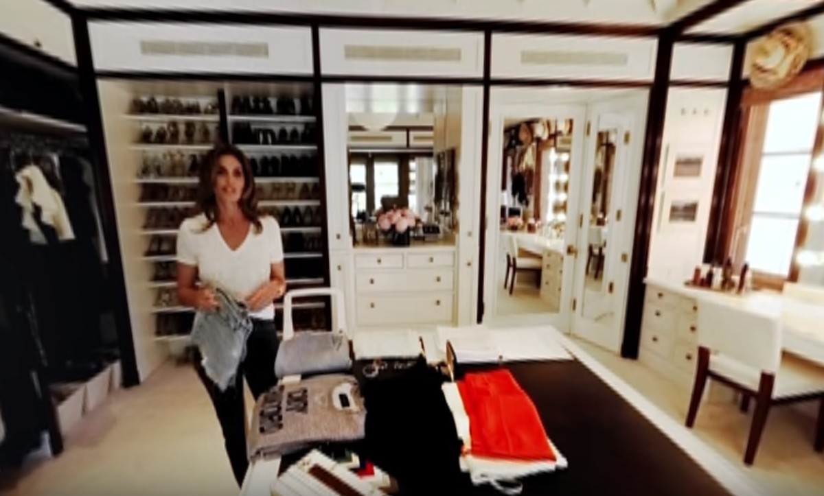 Cindy Crawford faz um tour 360º em seu closet