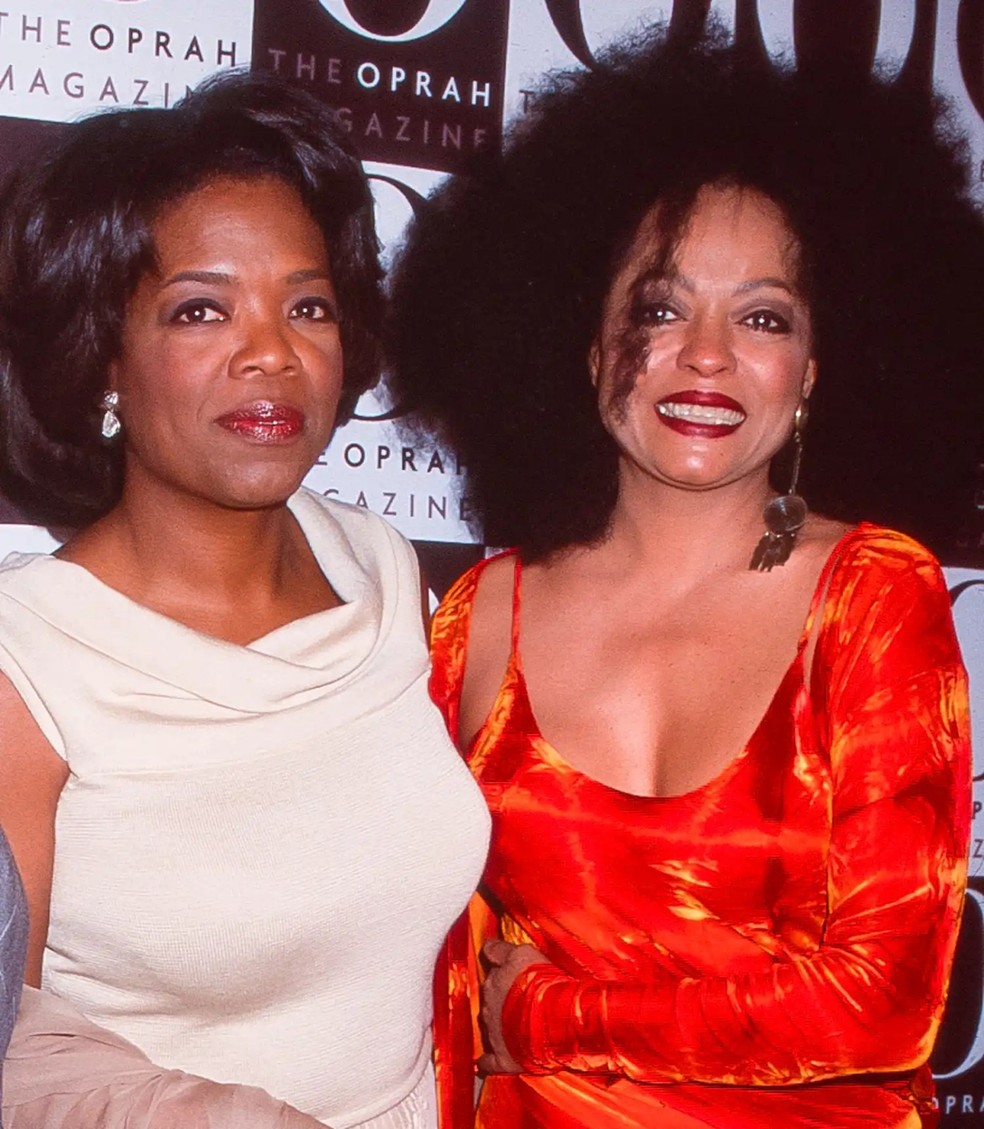 Oprah Winfrey e Diana Ross, da esquerda para a direita, em abril de 2000 — Foto: GettyImages